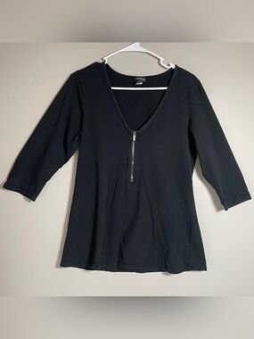 Torrid Black Top Deep V-neck Front Zipper Three-Quarter Sleeves 2 / 2X